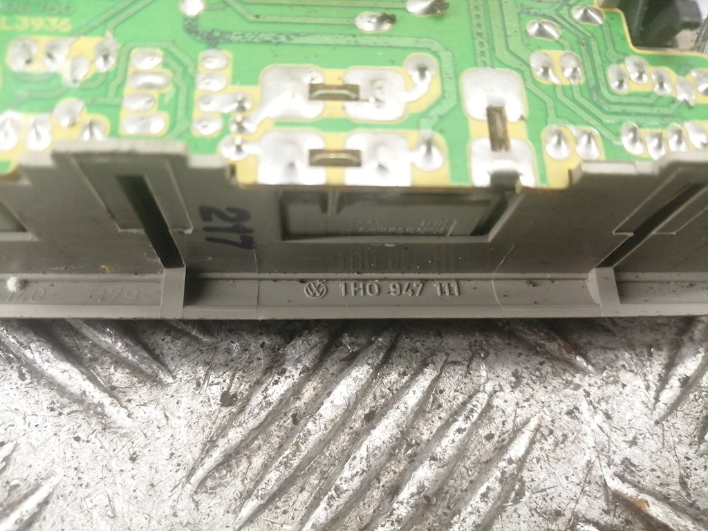 Плафон салонный (салона фонарь) VOLKSWAGEN Golf III 1991-1997