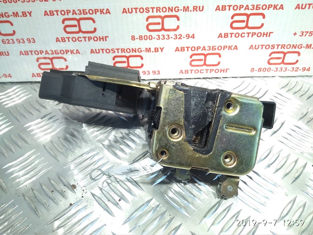 Замок двери передней правой MITSUBISHI Carisma 1995-1999