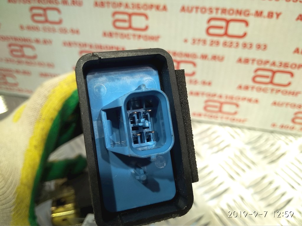 Замок двери передней правой MITSUBISHI Carisma 1995-1999