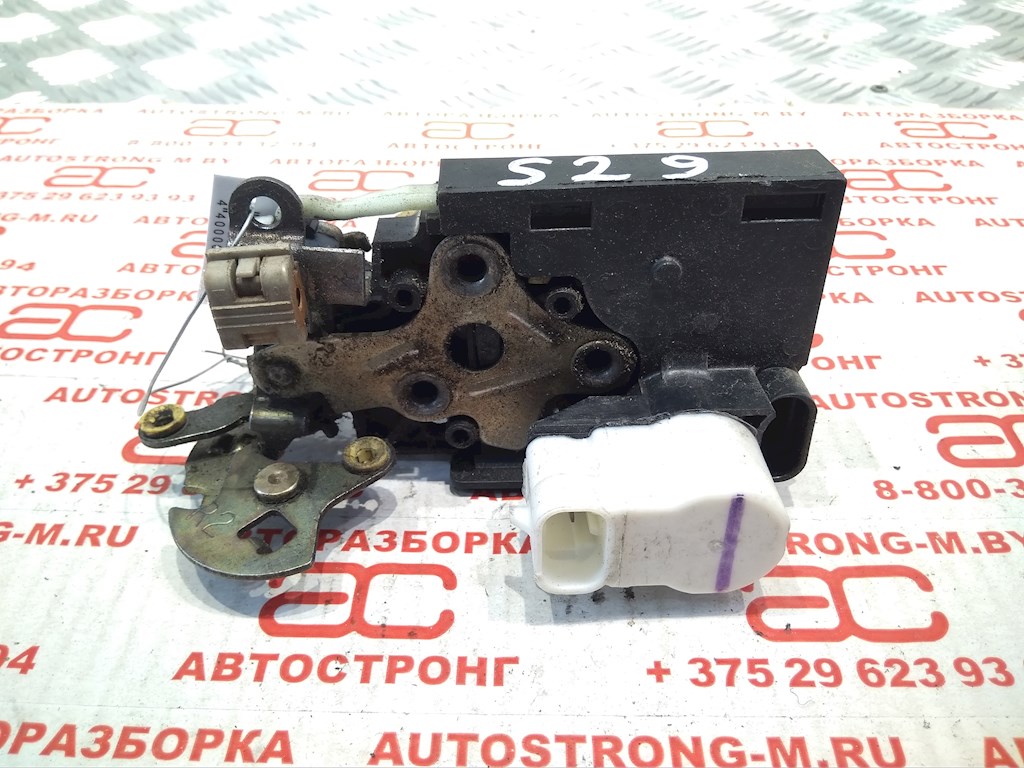 Замок двери передней правой Chevrolet TrailBlazer 1 (2001-2009)