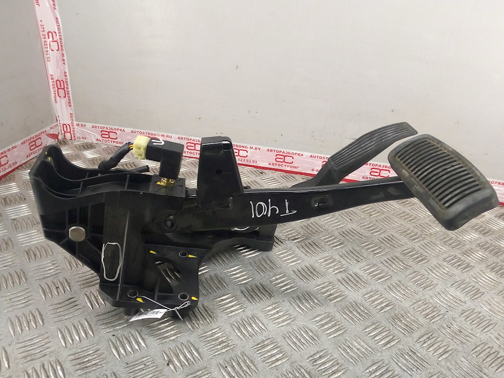 Блок педалей (педальный узел) KIA Carnival II 2006-2014