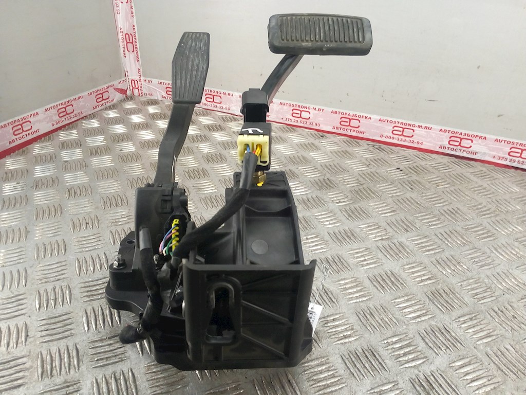 Блок педалей (педальный узел) KIA Carnival II 2006-2014