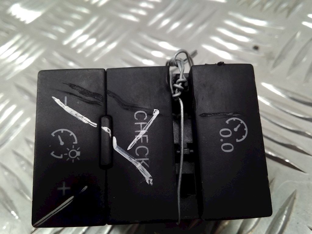 Кнопка многофункциональная AUDI A6 C6 2004-2010