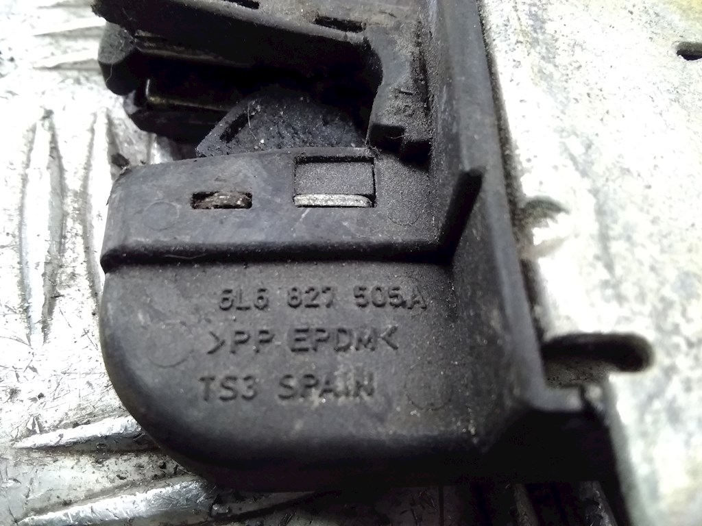 Замок багажника (крышки двери) SEAT Leon 1999-2005