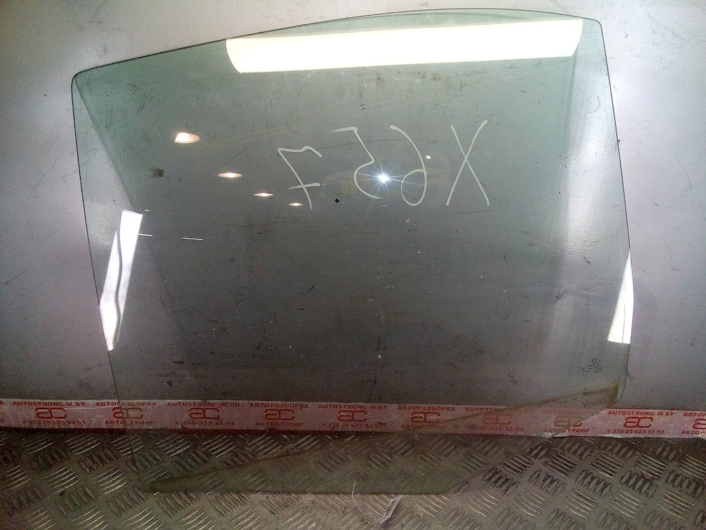 Стекло двери задней левой Volkswagen Bora(Jetta) (1998-2005)