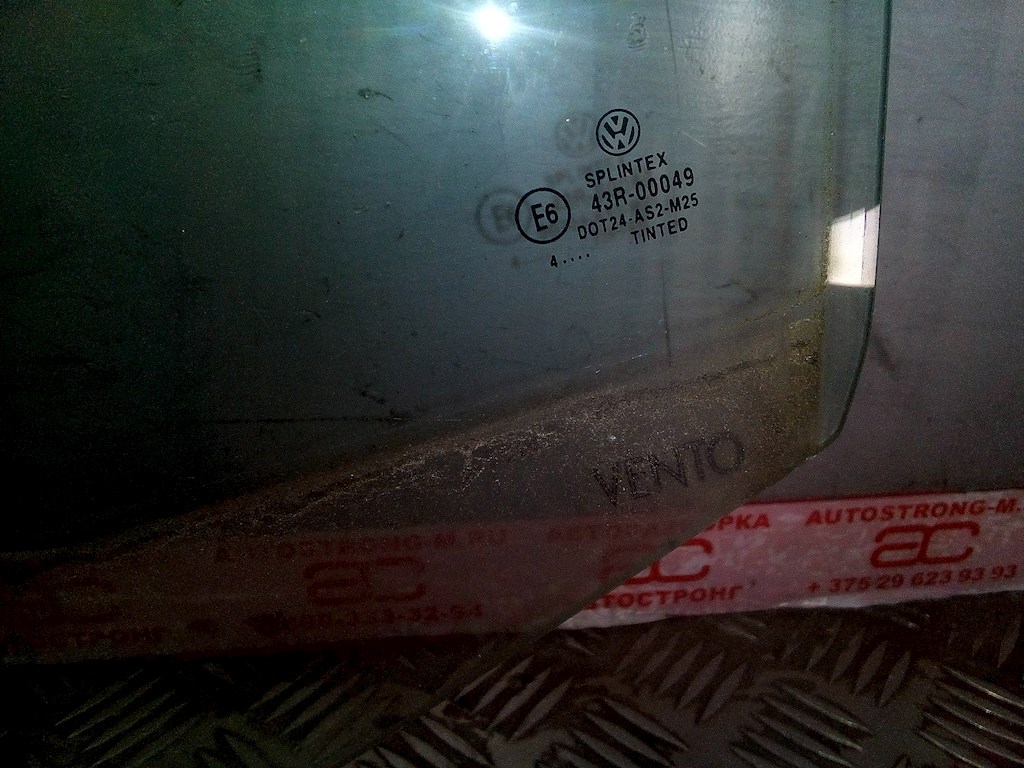Стекло двери заднее левое VOLKSWAGEN Bora 1998-2005