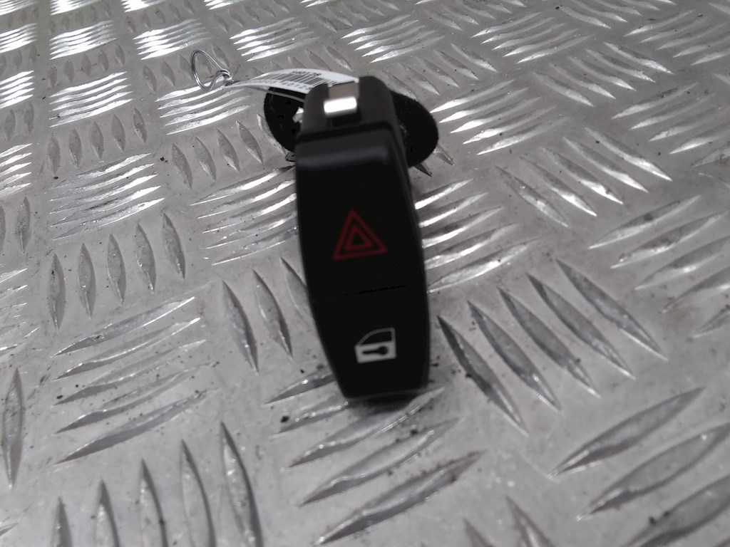 Кнопка аварийной сигнализации BMW 5-Series (E60/E61) (2003-2010)