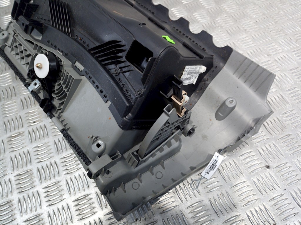 Бардачок SKODA Octavia A5 1Z- 2004-2013