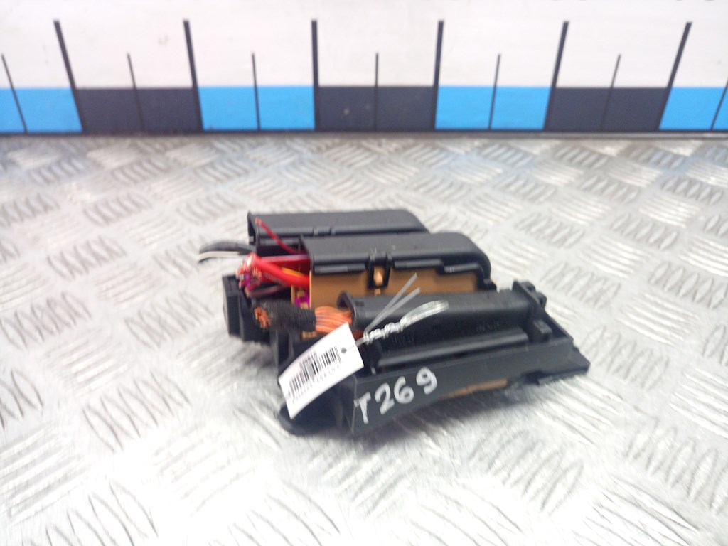 Датчик уровня в бачок омывателя AUDI A5 2007-2016