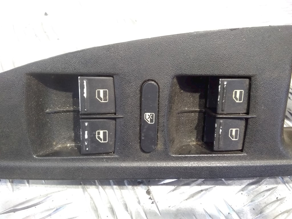 Блок управления стеклоподъемниками SEAT Altea 2004-2015