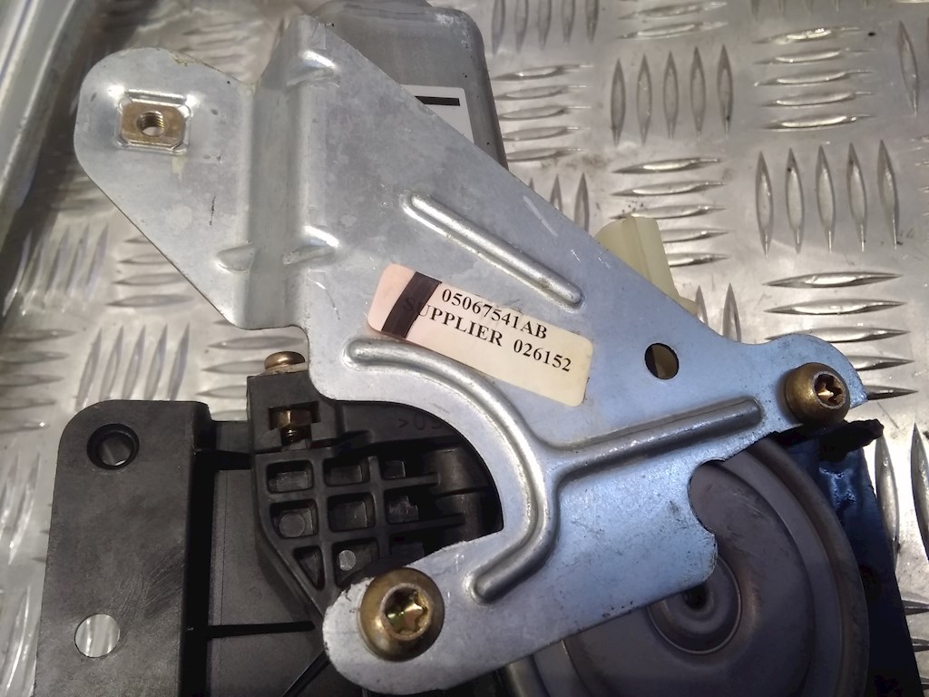 Стеклоподъемник передний левый CHRYSLER PT Cruser 2000-2010