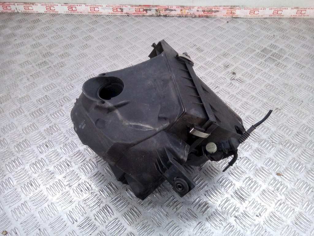 Корпус воздушного фильтра VOLKSWAGEN Touran 2003-2010