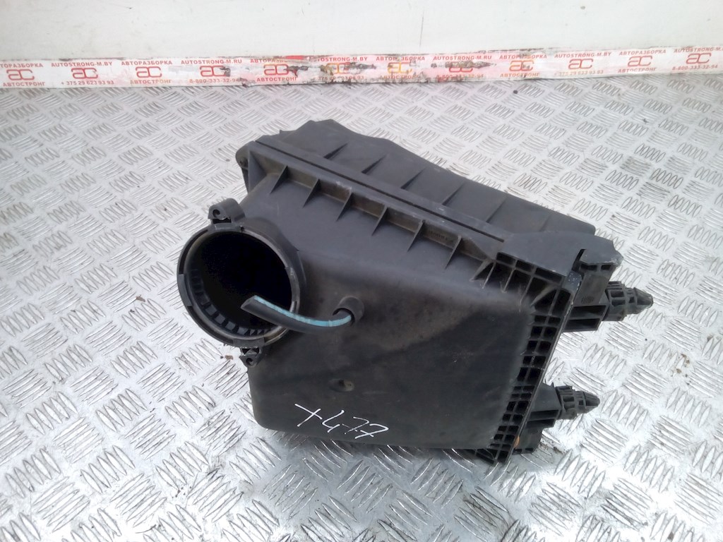 Корпус воздушного фильтра AUDI A4 B6 2001-2005