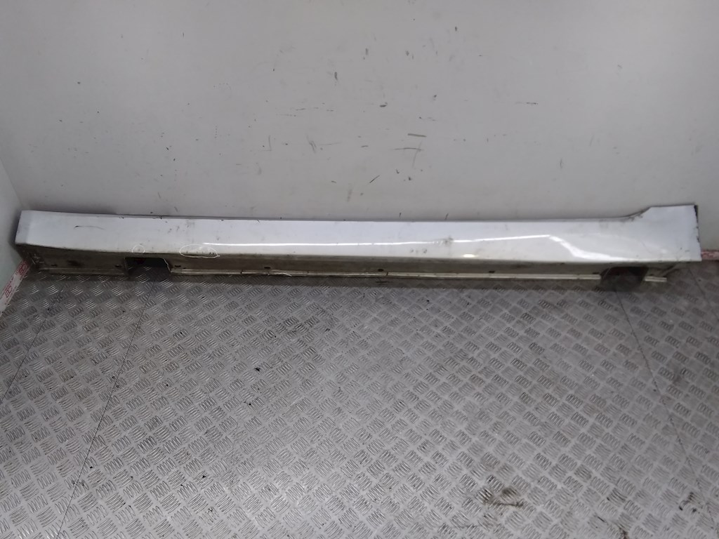 Накладка декоративная на порог левая BMW 5-Series (E60/E61) (2003-2010)