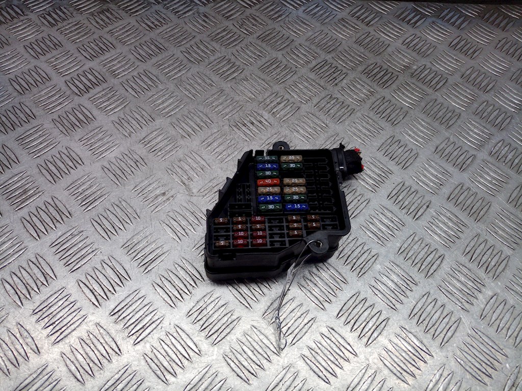 Датчик уровня в бачок омывателя AUDI A6 C6 2004-2010