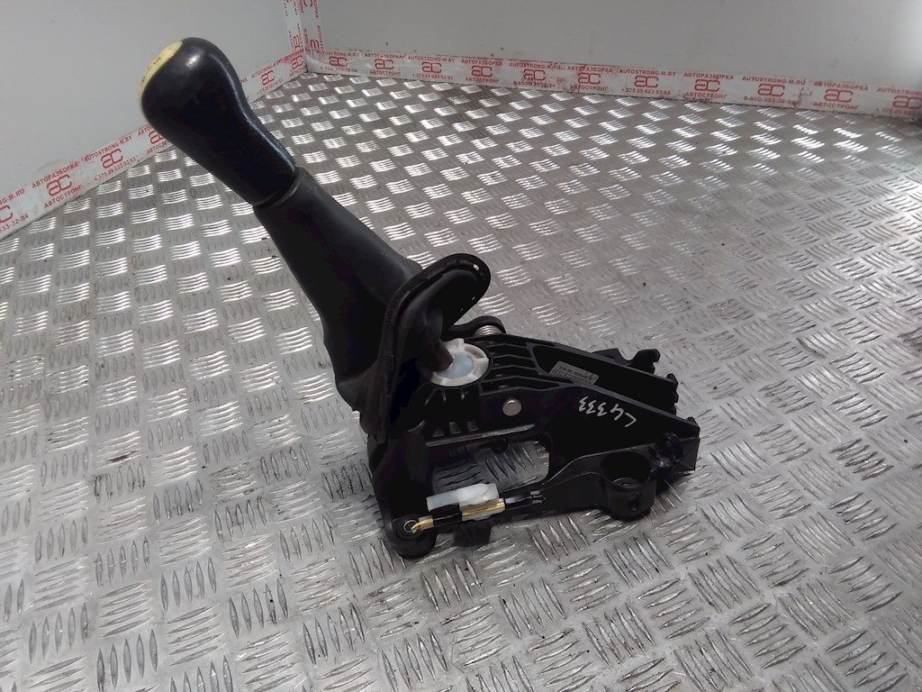 Кулиса (селектор) АКПП/МКПП в салоне TOYOTA Yaris II XP50 2005-2011