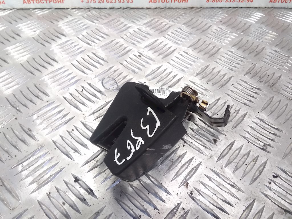 Замок двери задней левой Volkswagen Caddy 3 (2004-2015)