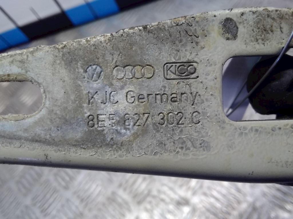 Петля капота левая/правая AUDI A4 B7 2004-2007