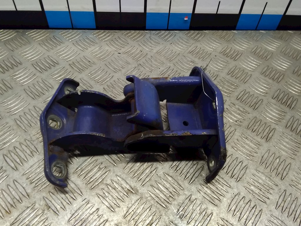 Петля двери распашной Renault Trafic 2 (2001-2014)