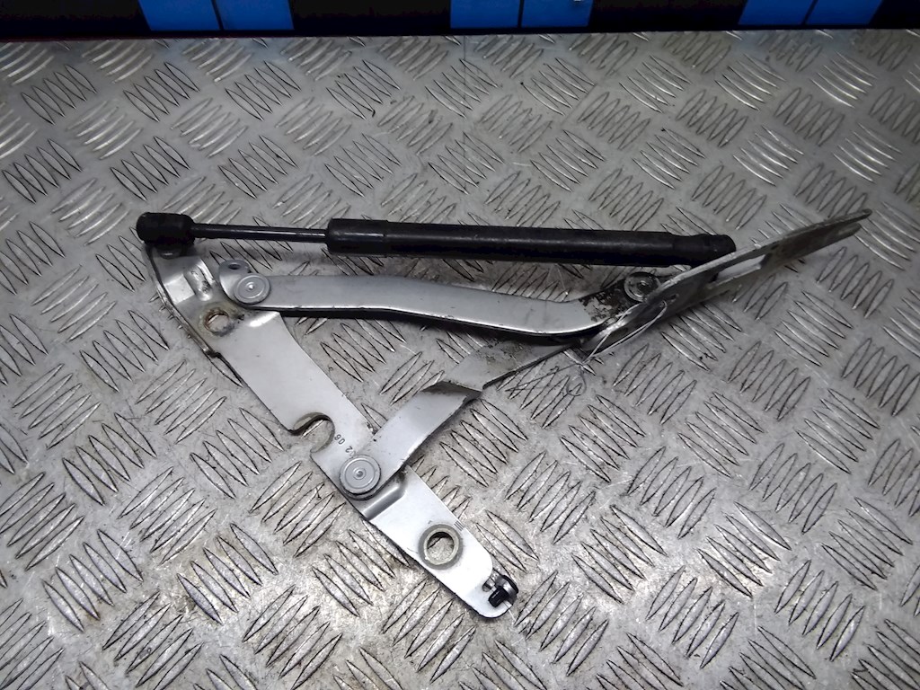 Петля капота левая/правая AUDI A4 B7 2004-2007