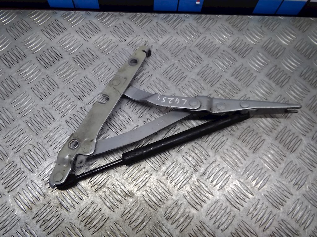 Петля капота левая/правая AUDI A4 B7 2004-2007