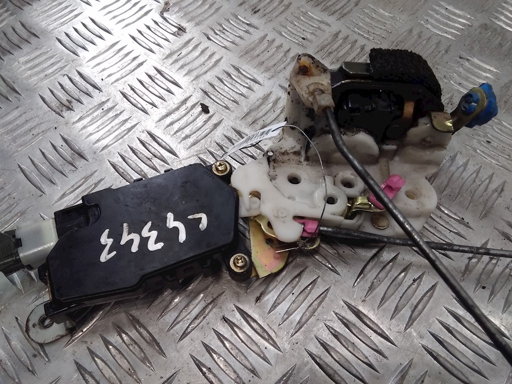 Замок двери передней правой SUBARU Impreza 1992-2000