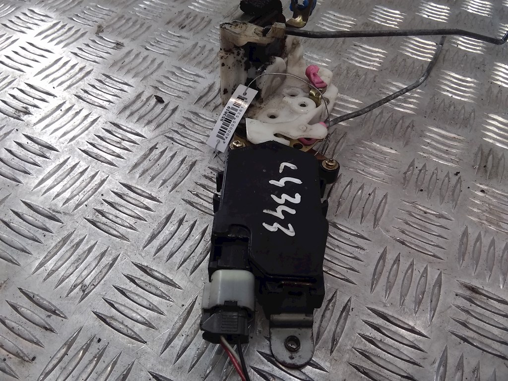 Замок двери передней правой SUBARU Impreza 1992-2000