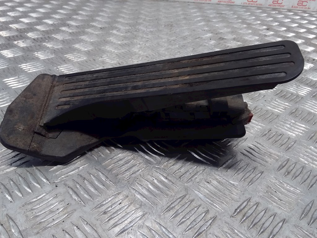 Педаль газа VOLKSWAGEN Passat B7 2011-2015