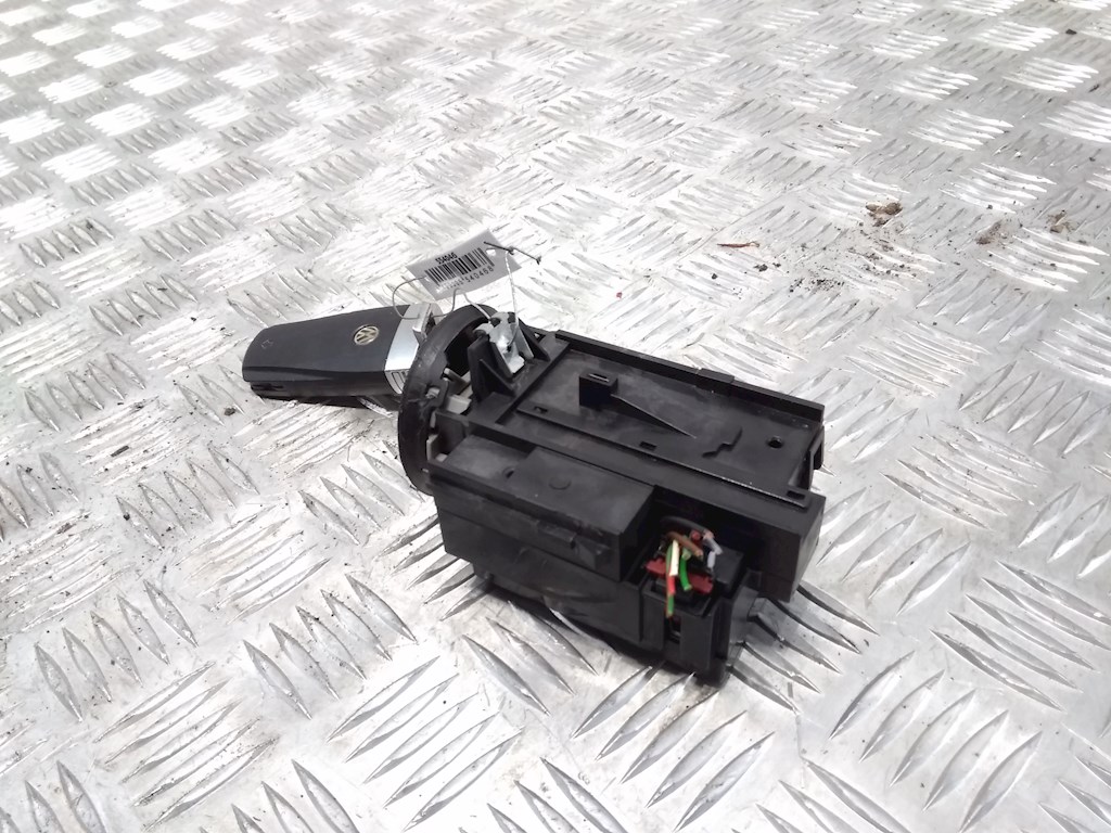 Замок зажигания VOLKSWAGEN Passat B7 2011-2015