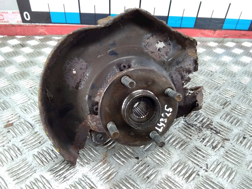 Ступица передняя левая TOYOTA Yaris Verso 1999-2006