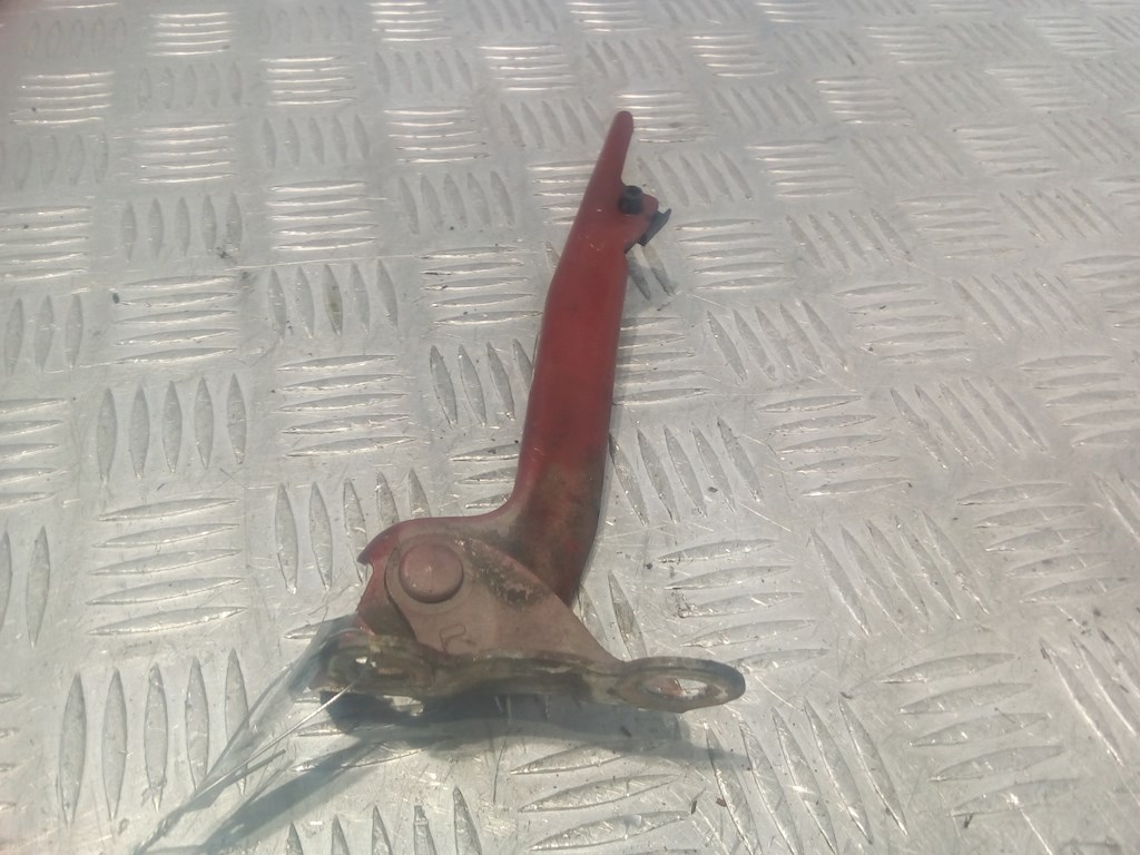 Петля капота левая/правая TOYOTA Yaris Verso 1999-2006