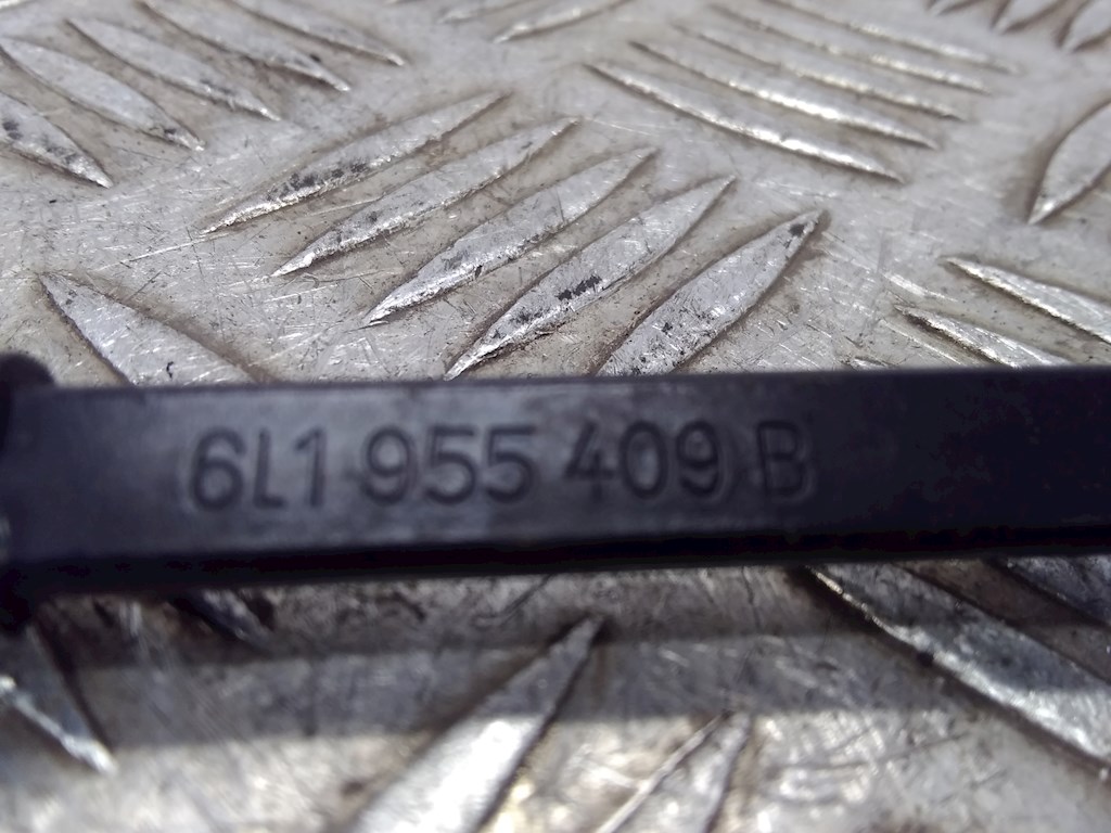 Поводок дворников передний левый/ правый SEAT Ibiza 2002-2008