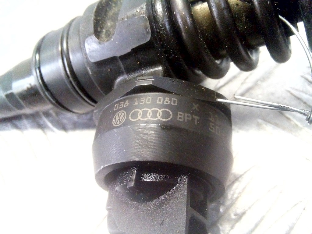 Форсунка дизельная электрическая SKODA Fabia MK2 5J 2007-2014