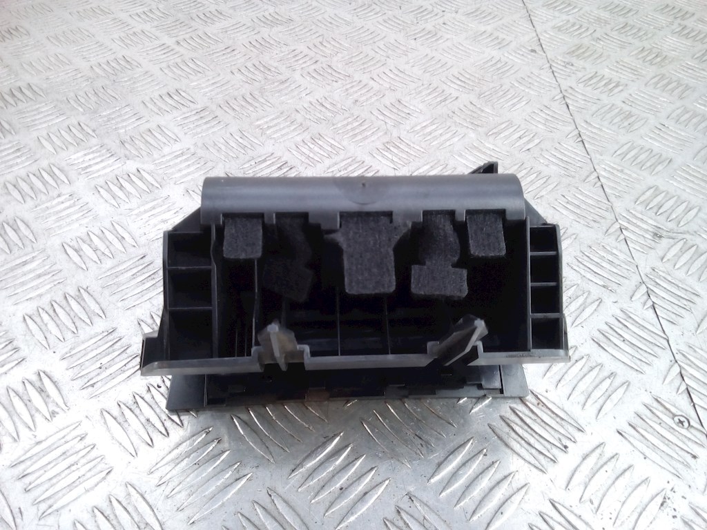 Бардачок SKODA Octavia A5 1Z- 2004-2013