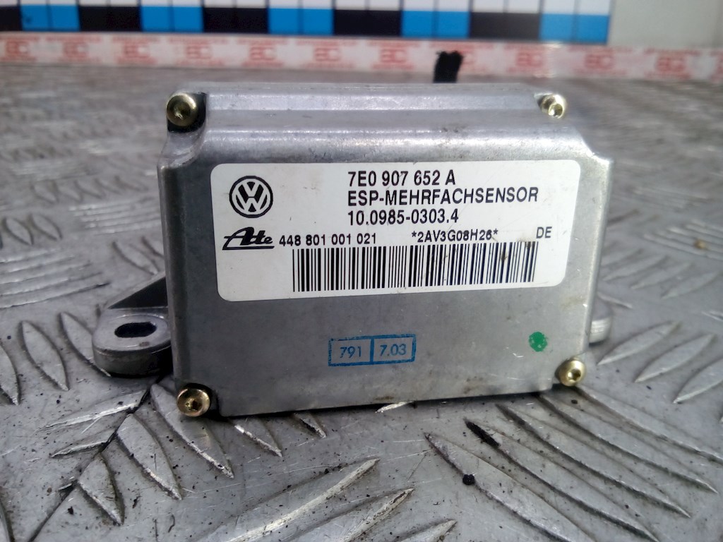 Датчик ускорения (курсовой устойчивости уровня оборотов) Porsche Cayenne (955/957) (2002-2010)