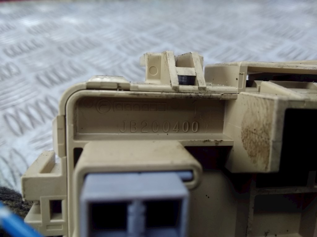 Датчик уровня в бачок омывателя SUBARU Impreza 1992-2000