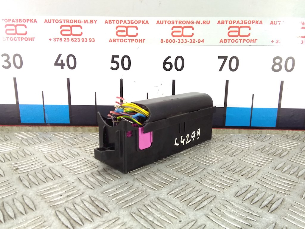 Датчик уровня в бачок омывателя SKODA Fabia MK2 5J 2007-2014