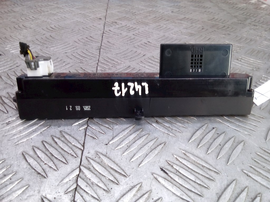 Часы HYUNDAI Tucson l 2004-2010