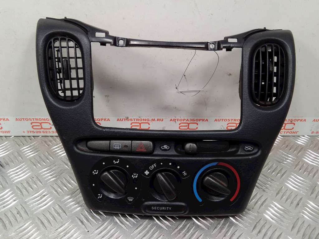 Блок управления климат-контроля Toyota Yaris_Verso (1999-2005)