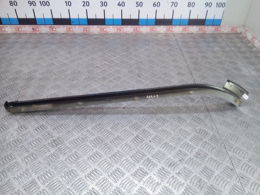 Направляющая сдвижной двери Chrysler Grand Voyager 4 (2000-2008)