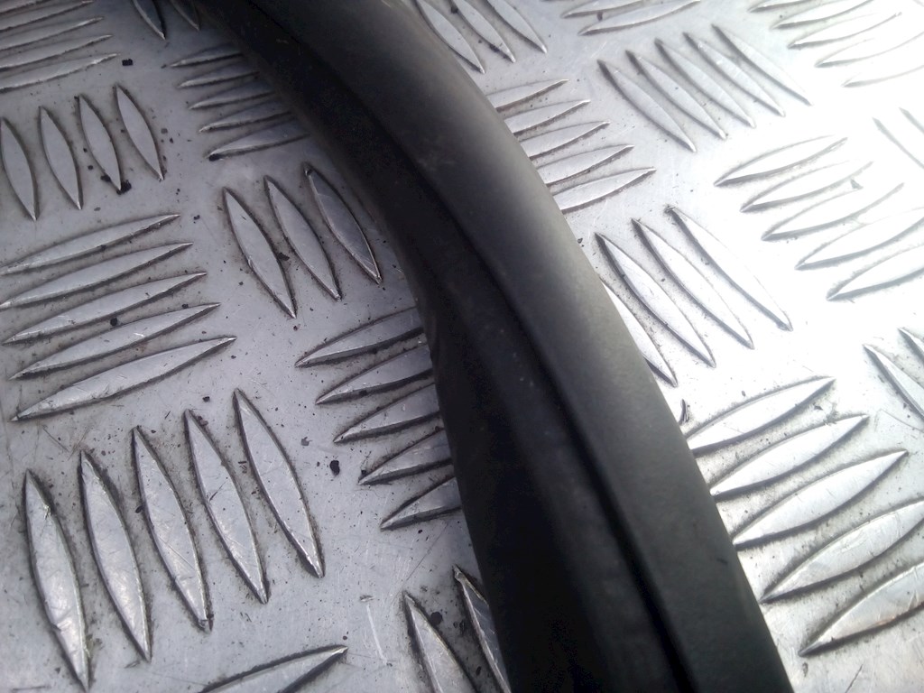 Уплотнитель двери AUDI A4 B6 2001-2005