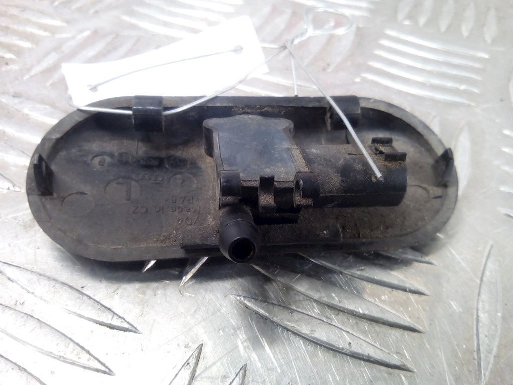 Форсунка омывателя лобового стекла AUDI A8 D3 2003-2010