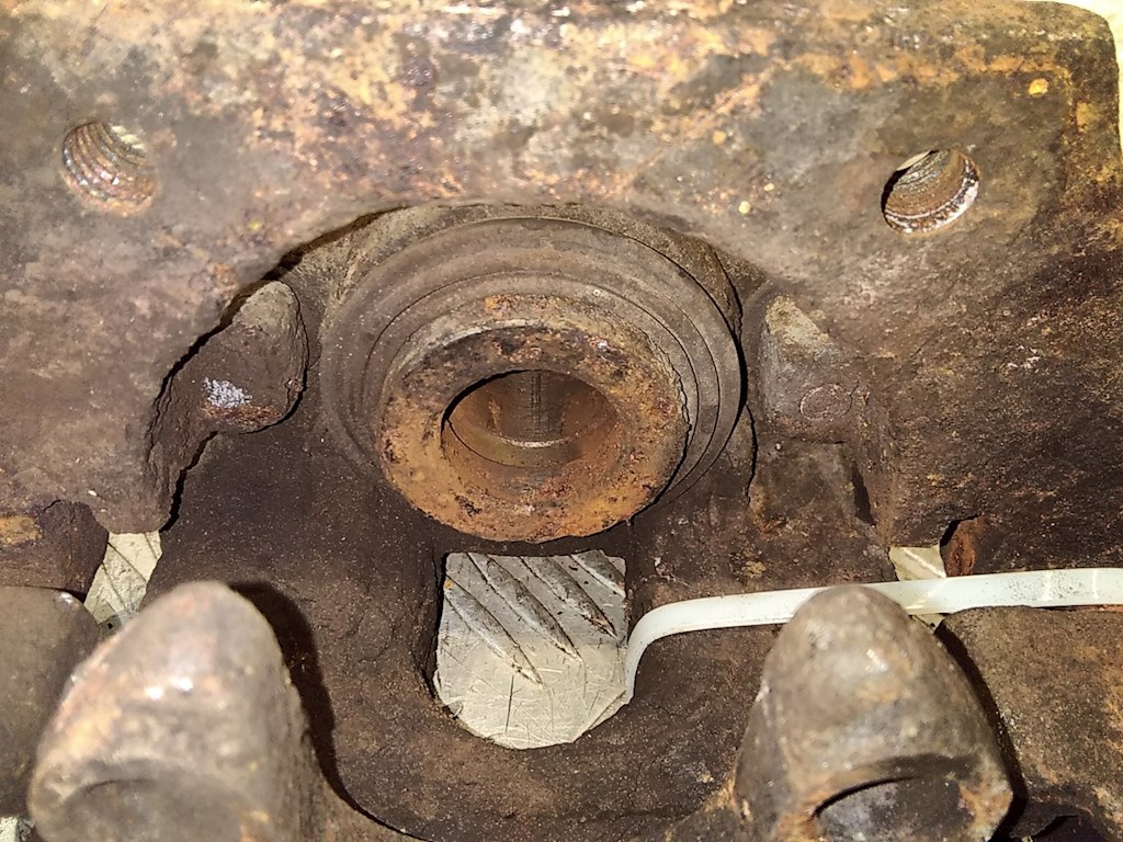 Суппорт задний левый BMW X5 E53 1999-2006