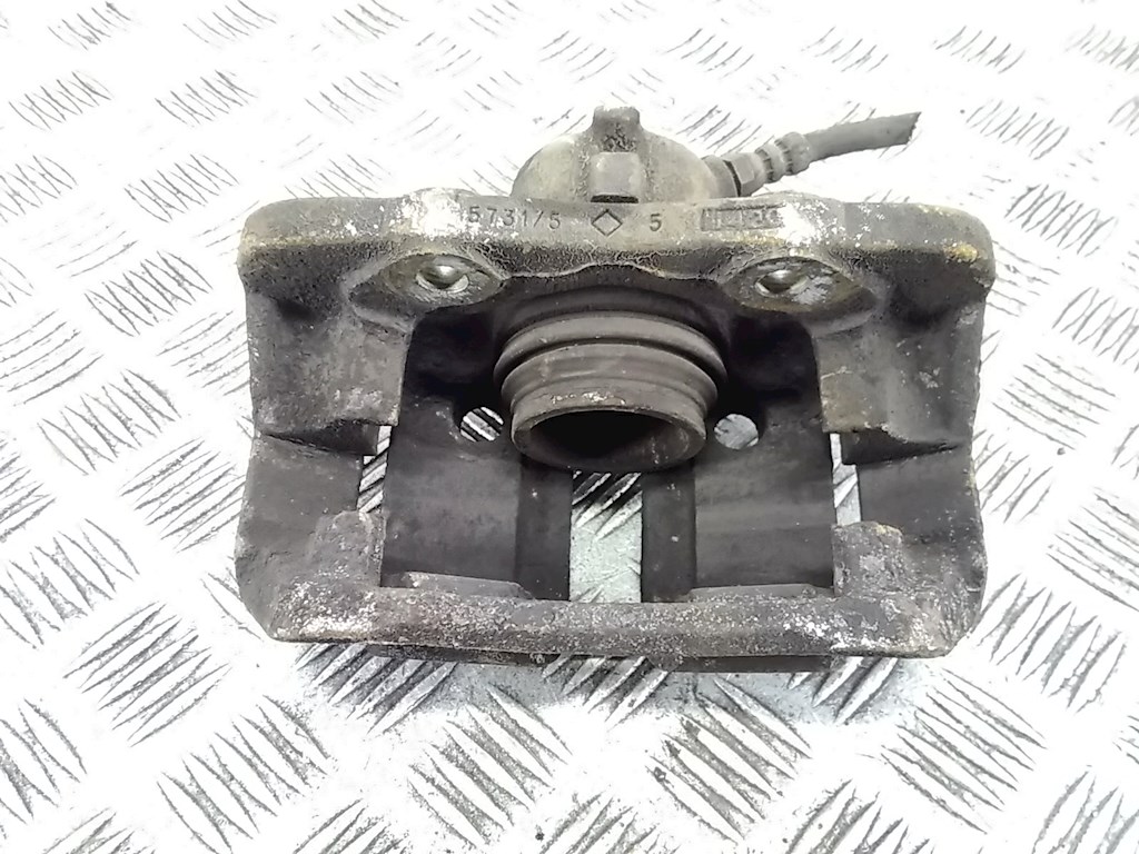 Суппорт передний правый CITROEN Berlingo 1996-2012