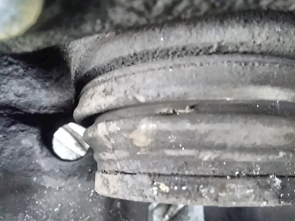 Суппорт передний правый CITROEN Berlingo 1996-2012