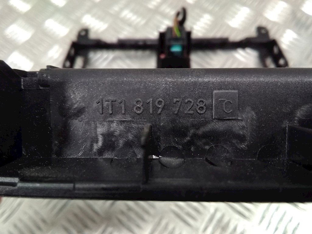 Накладка декоративная VOLKSWAGEN Touran 2003-2010