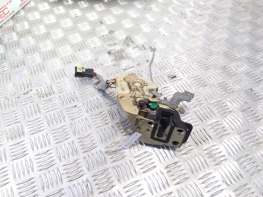 Замок двери передней правой KIA Sorento 2002-2009