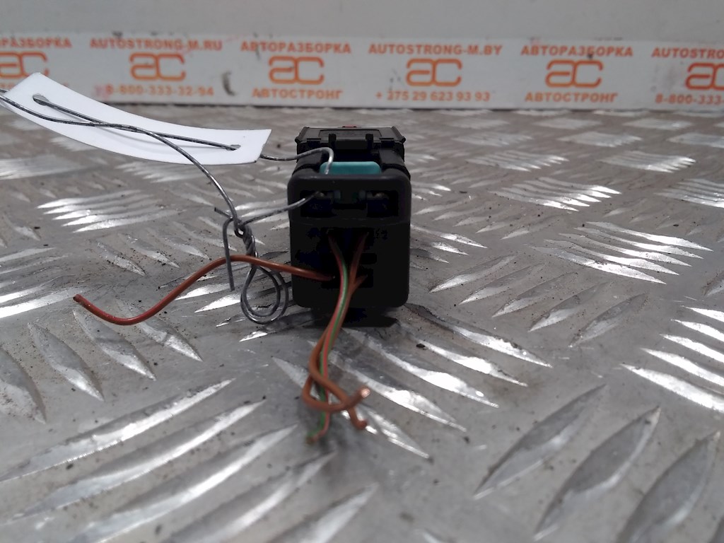 Кнопка аварийной сигнализации (аварийки) VOLKSWAGEN Golf V 2003-2009