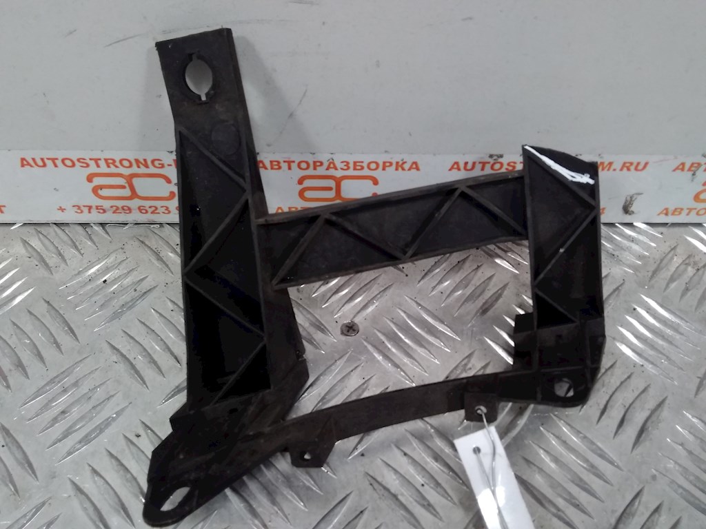 Кронштейн фары правый VOLKSWAGEN Transporter T5 2003-2015