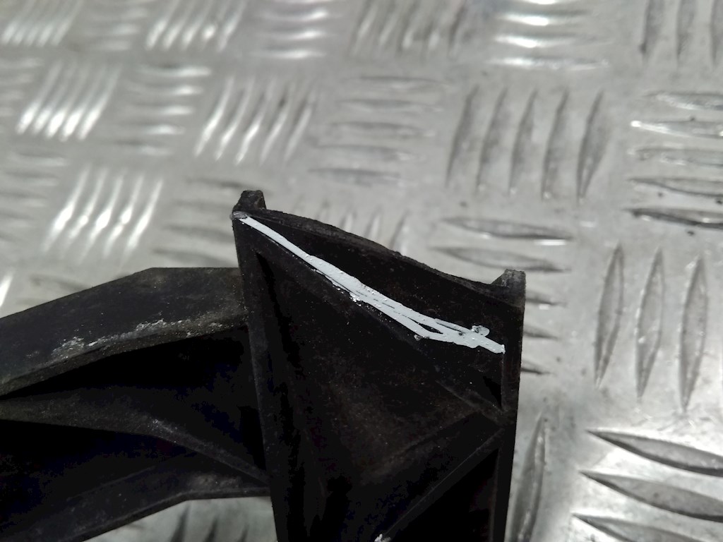 Кронштейн фары правый VOLKSWAGEN Transporter T5 2003-2015